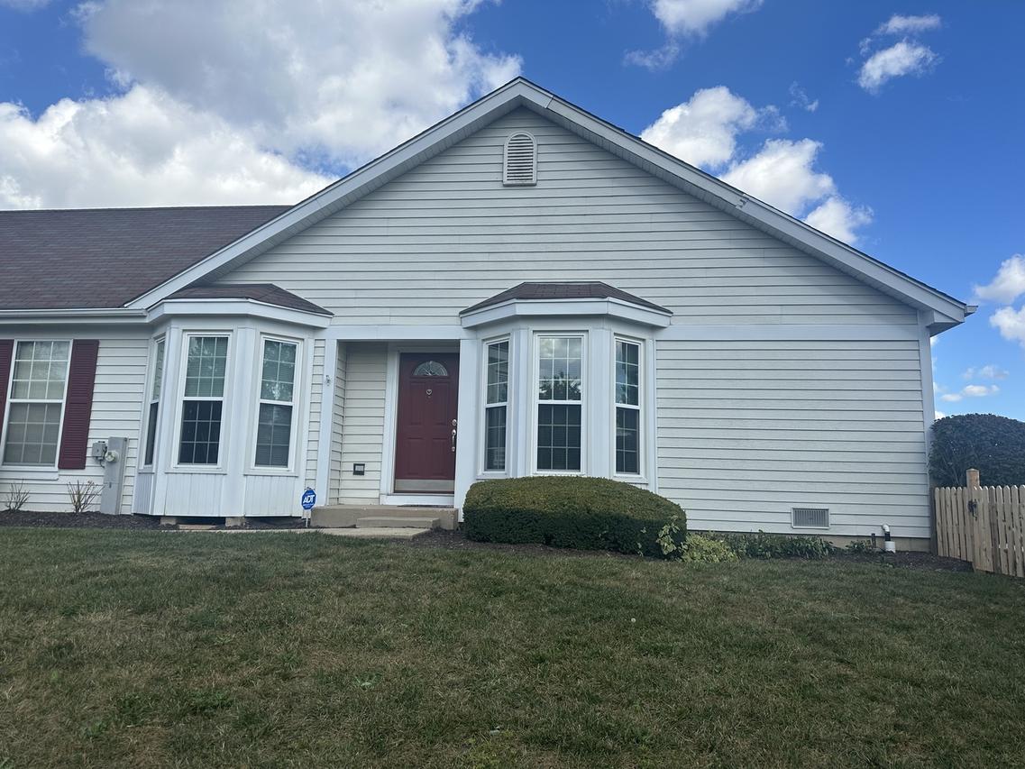 1027 Georgian Pl., Bartlett, IL 60103