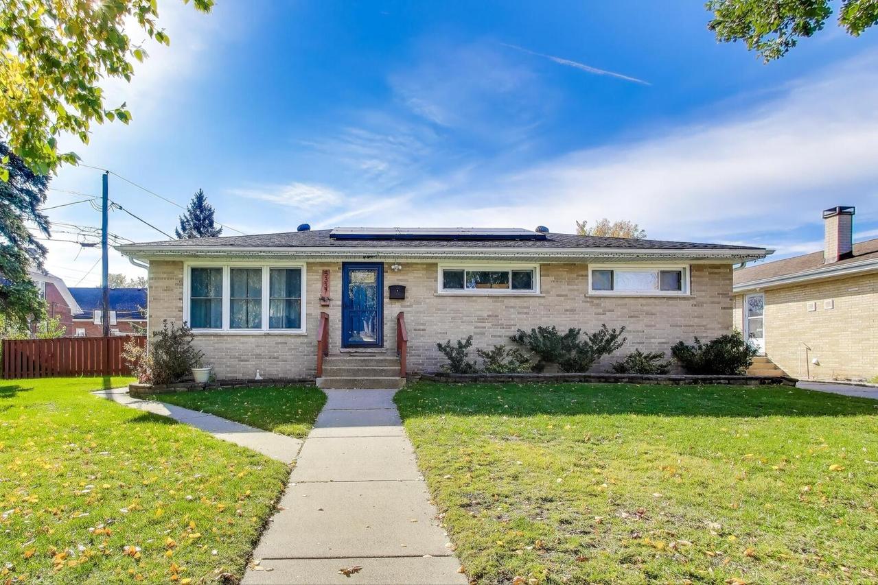 [Address Hidden by Seller], Skokie, IL 60077