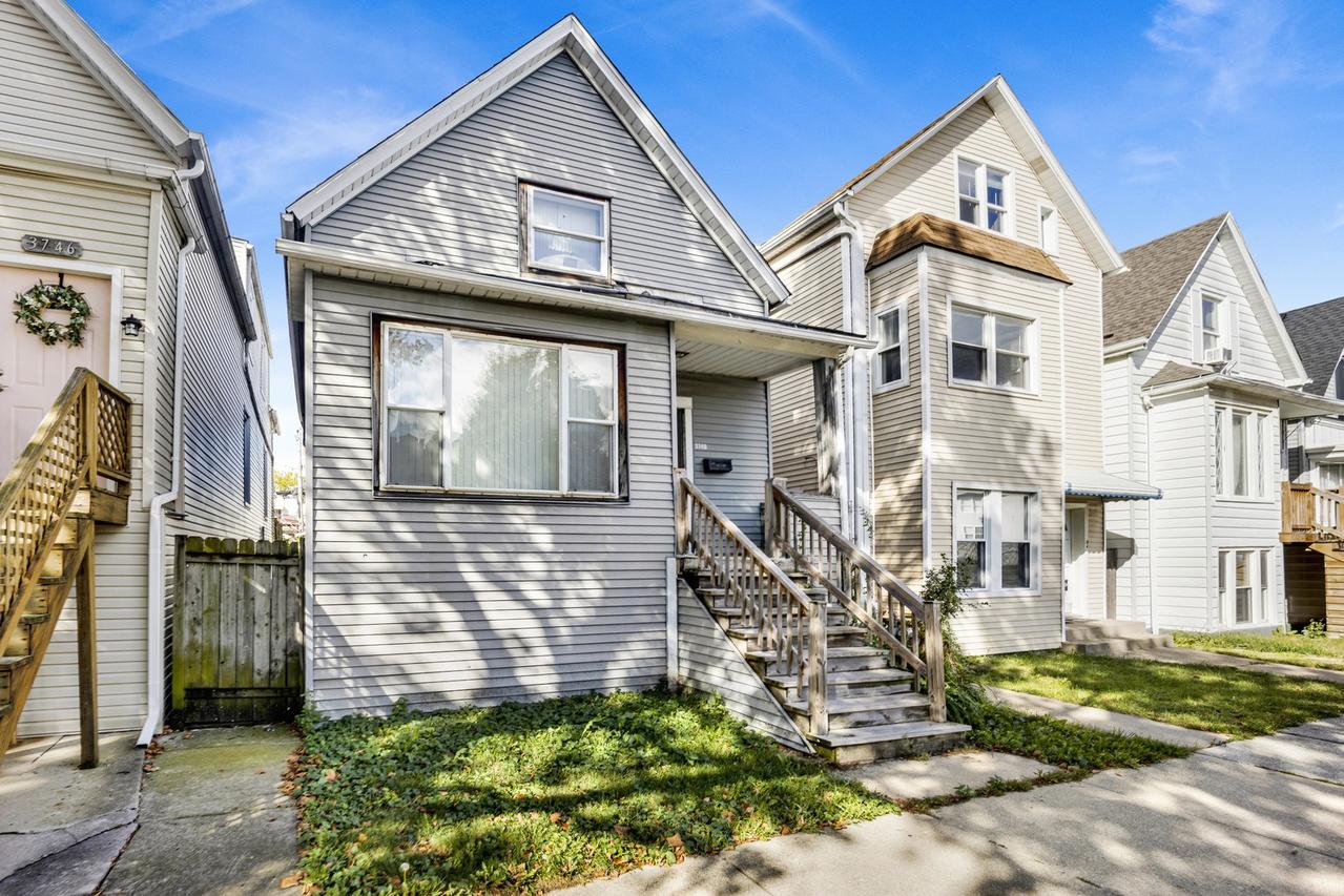 3748 N Sacramento Ave., Chicago, IL 60618