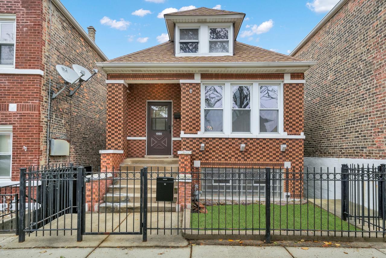 3351 S Carpenter St., Chicago, IL 60608