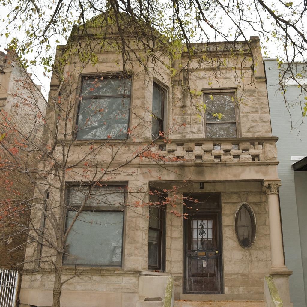 4252 W Gladys Ave., Chicago, IL 60624