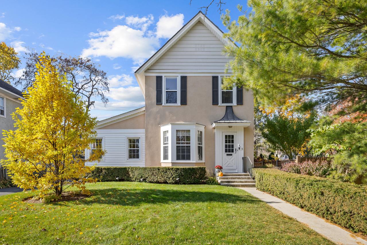 916 Oakwood Ave., Lake Forest, IL 60045