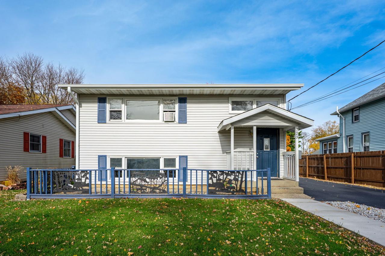 729 W Perry St., Belvidere, IL 61008