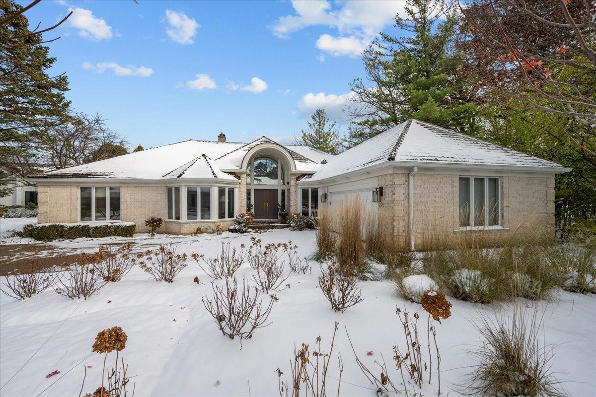 1725 Lilly Ct., Highland Park, IL 60035