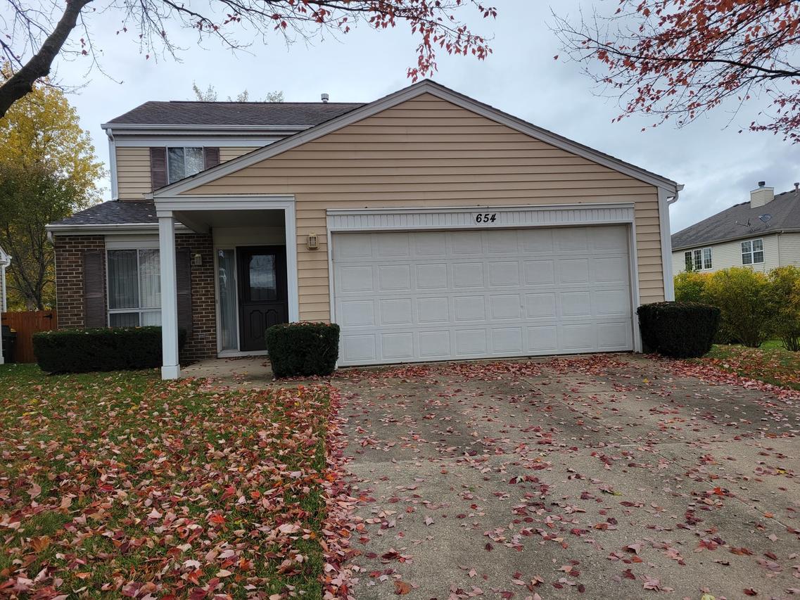 654 Tacoma Dr., Carol Stream, IL 60188