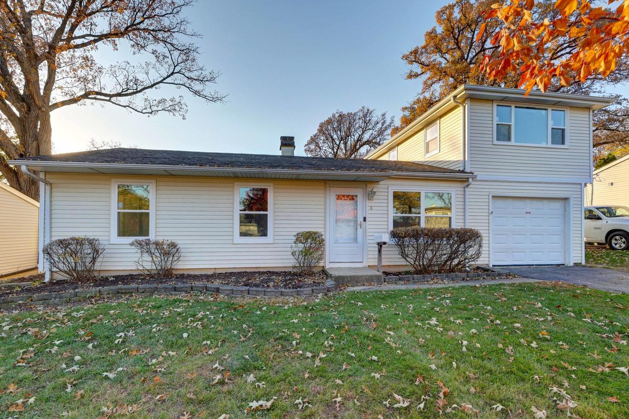 8 Timber Tr., Streamwood, IL 60107