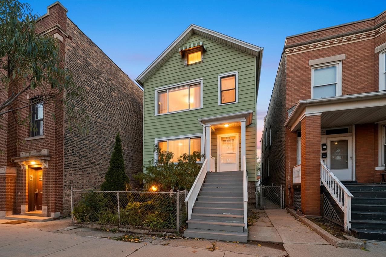 2662 N Ashland Ave., Chicago, IL 60614