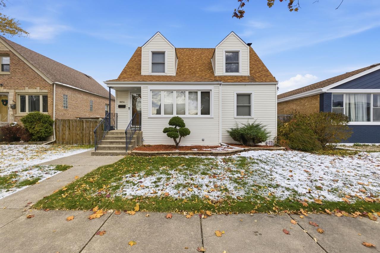 8654 Lyndale St., River Grove, IL 60171