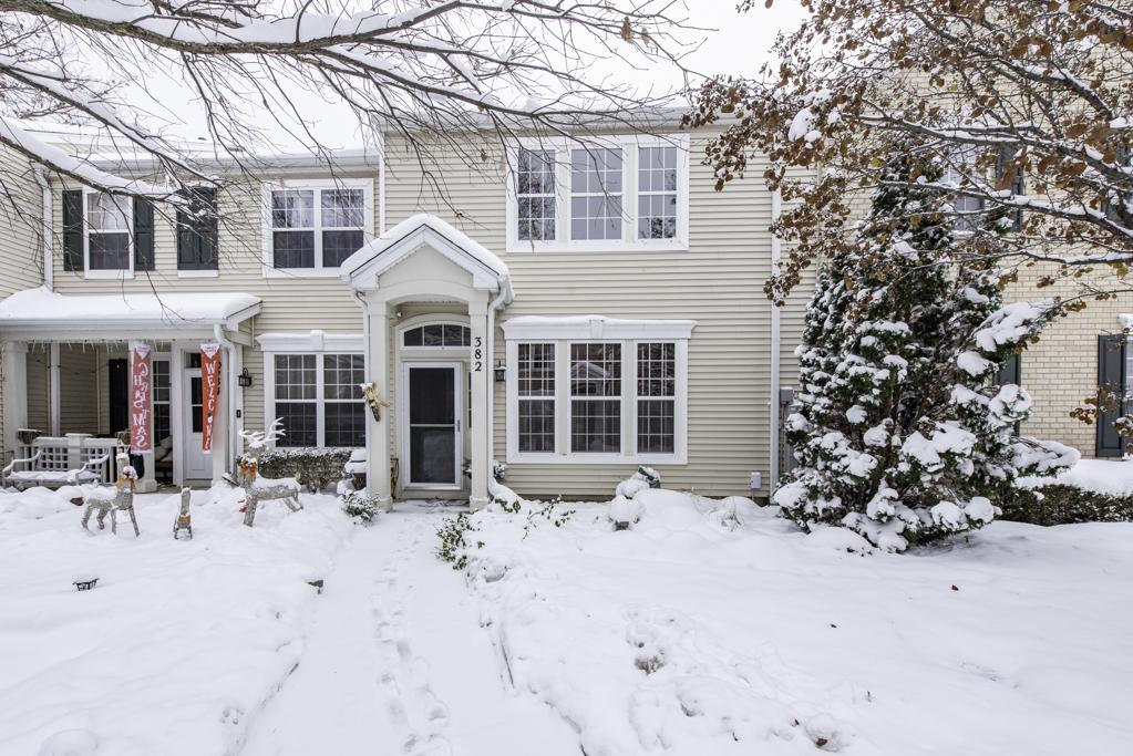 382 S Litchfield Dr., Round Lake, IL 60073