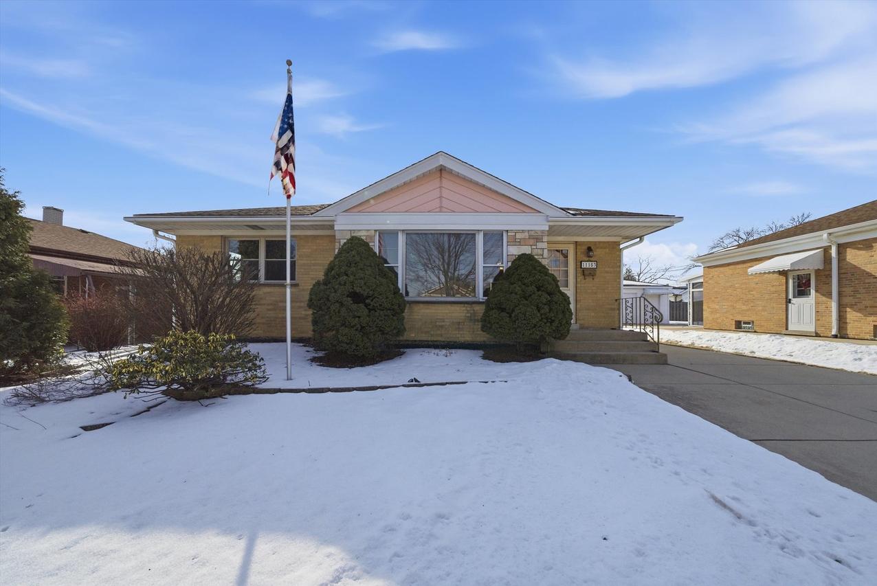 11153 Shakespeare St., Westchester, IL 60154