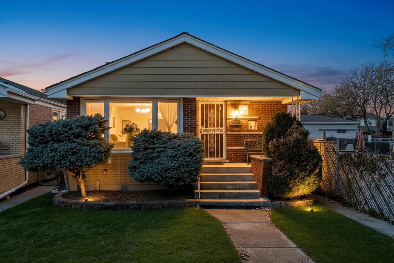 5006 S La Crosse Ave., Chicago, IL 60638