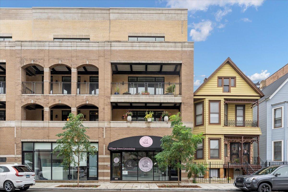 1425 W Belmont Ave. #3, Chicago, IL 60657