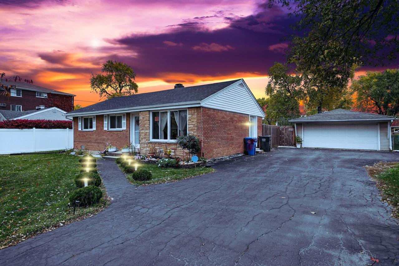 7931 S 83rd Ct., Justice, IL 60458