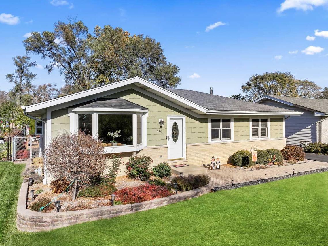 281 E Wrightwood Ave., Elmhurst, IL 60126