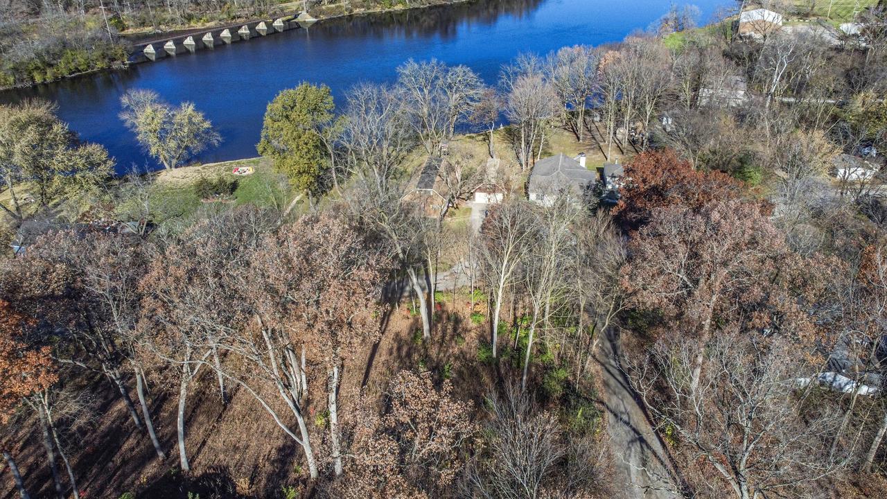 Lot 5 Illinois St., St. Charles, IL 60174