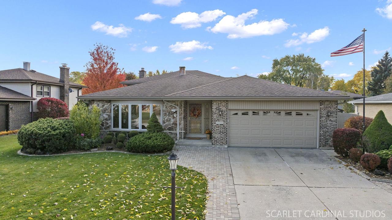 1819 Holly Ave., Darien, IL 60561