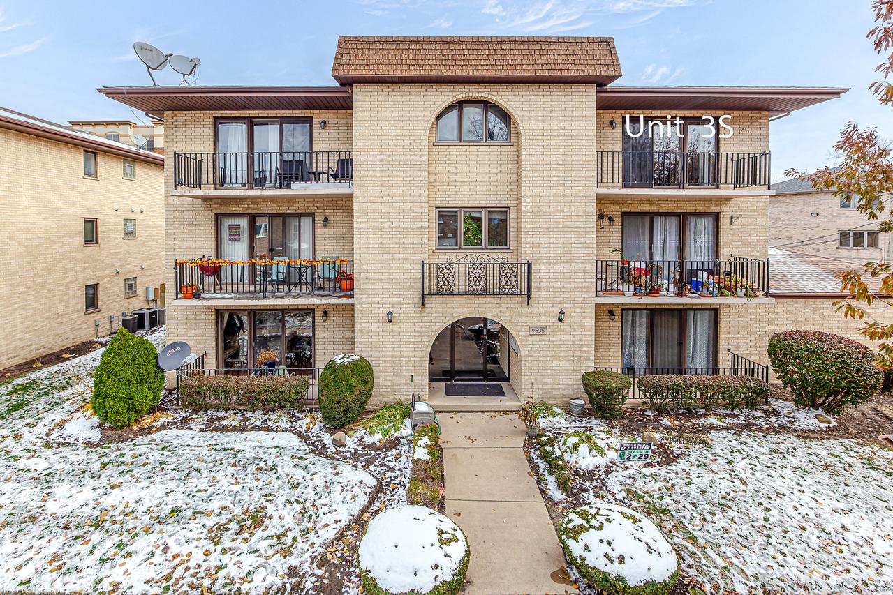 9535 S 53rd Ave. #3S, Oak Lawn, IL 60453