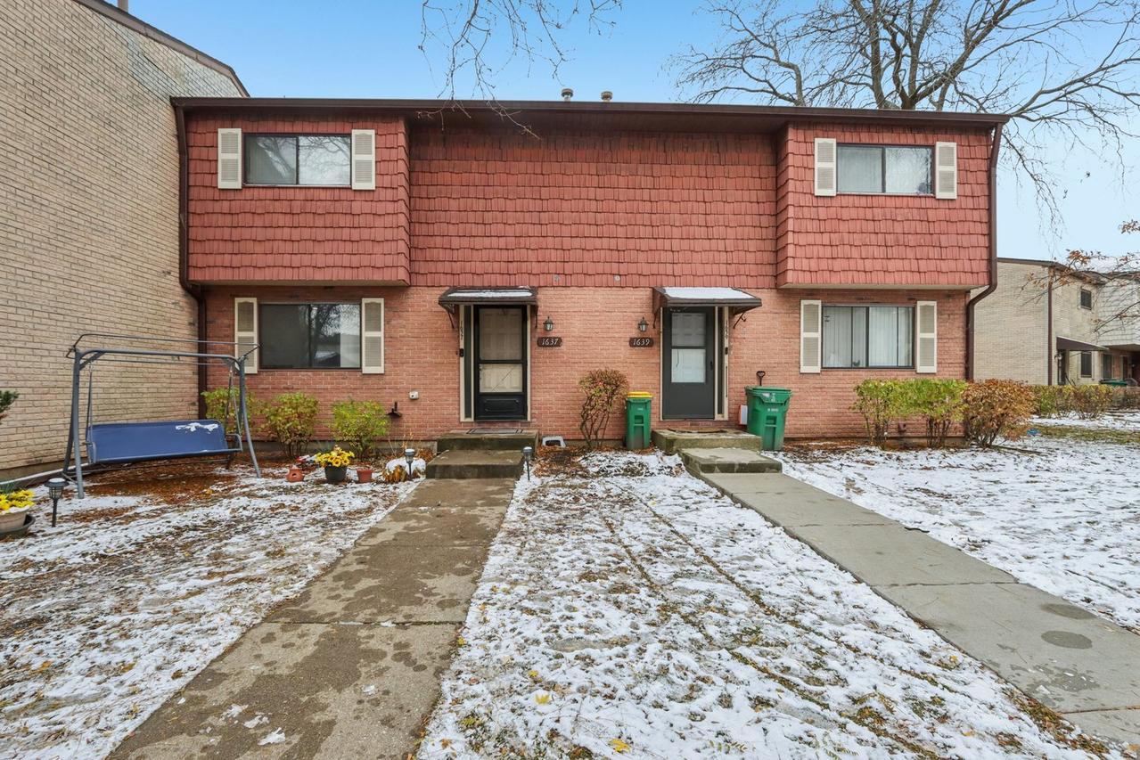 1637 Tahoe Circle Dr., Wheeling, IL 60090