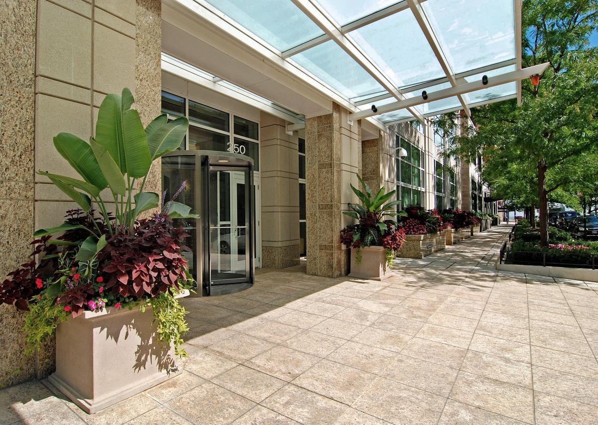 250 E Pearson St. #901, Chicago, IL 60611