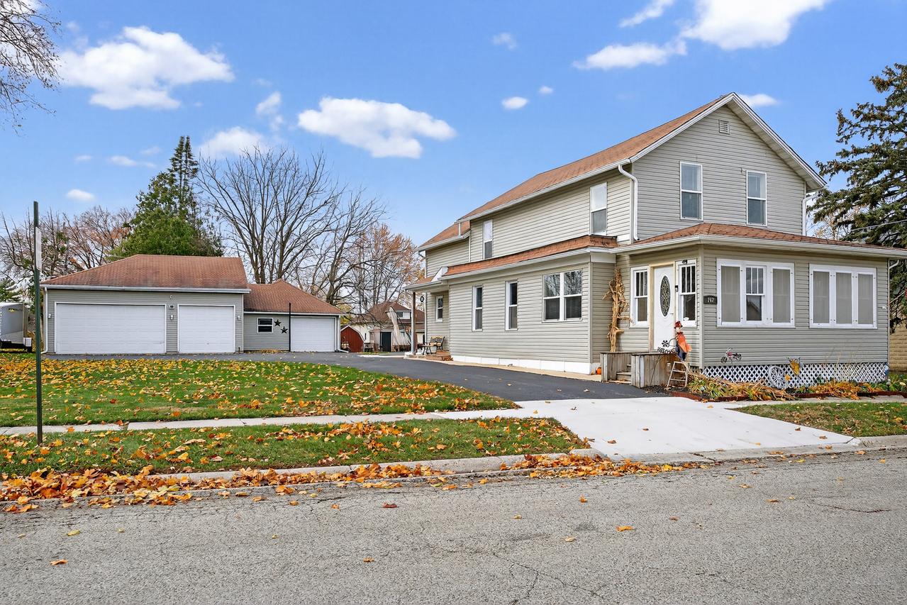 162 Park St., Hampshire, IL 60140