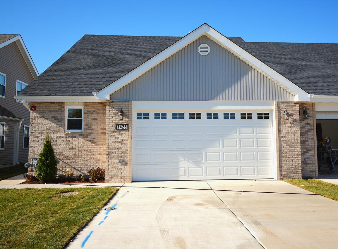 7425 Covington Pl., Justice, IL 60458