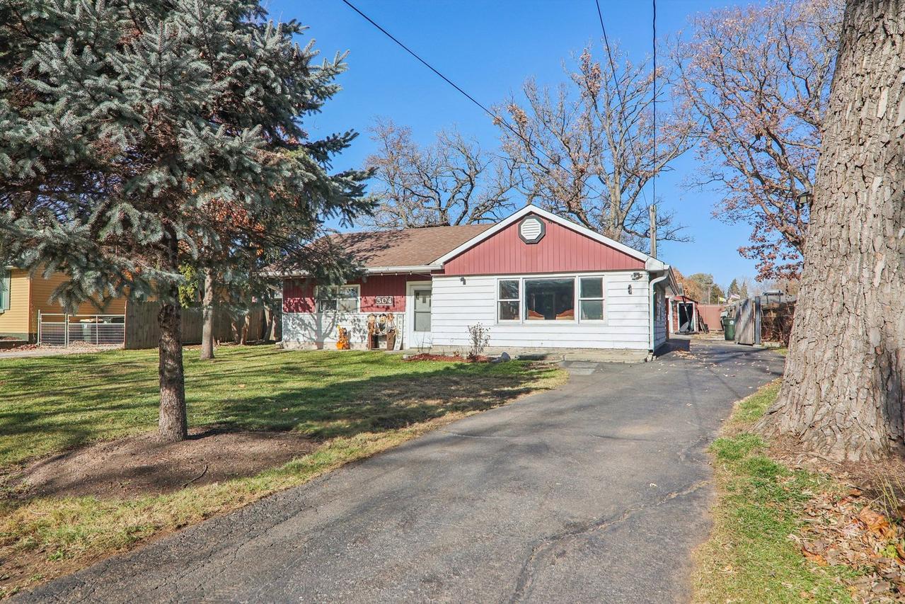 504 W Park Ave., Round Lake, IL 60073