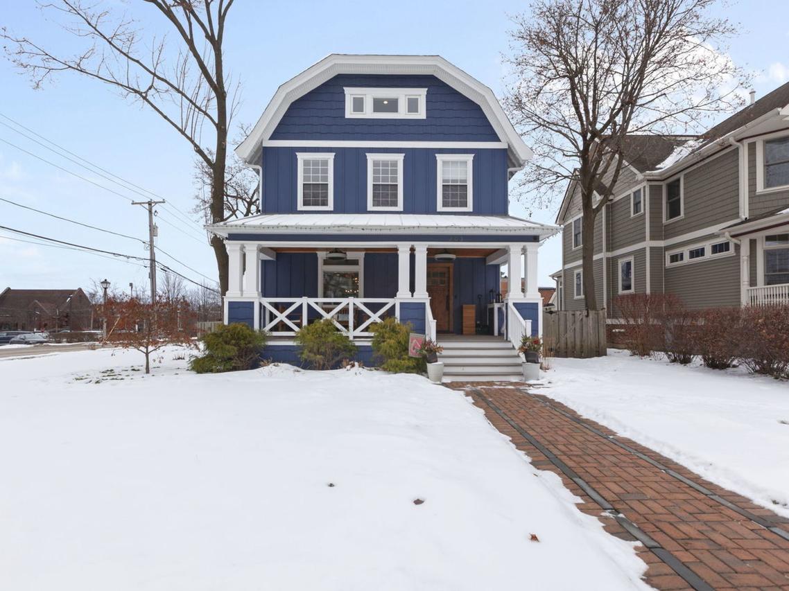 [Address Hidden by Seller], Libertyville, IL 60048