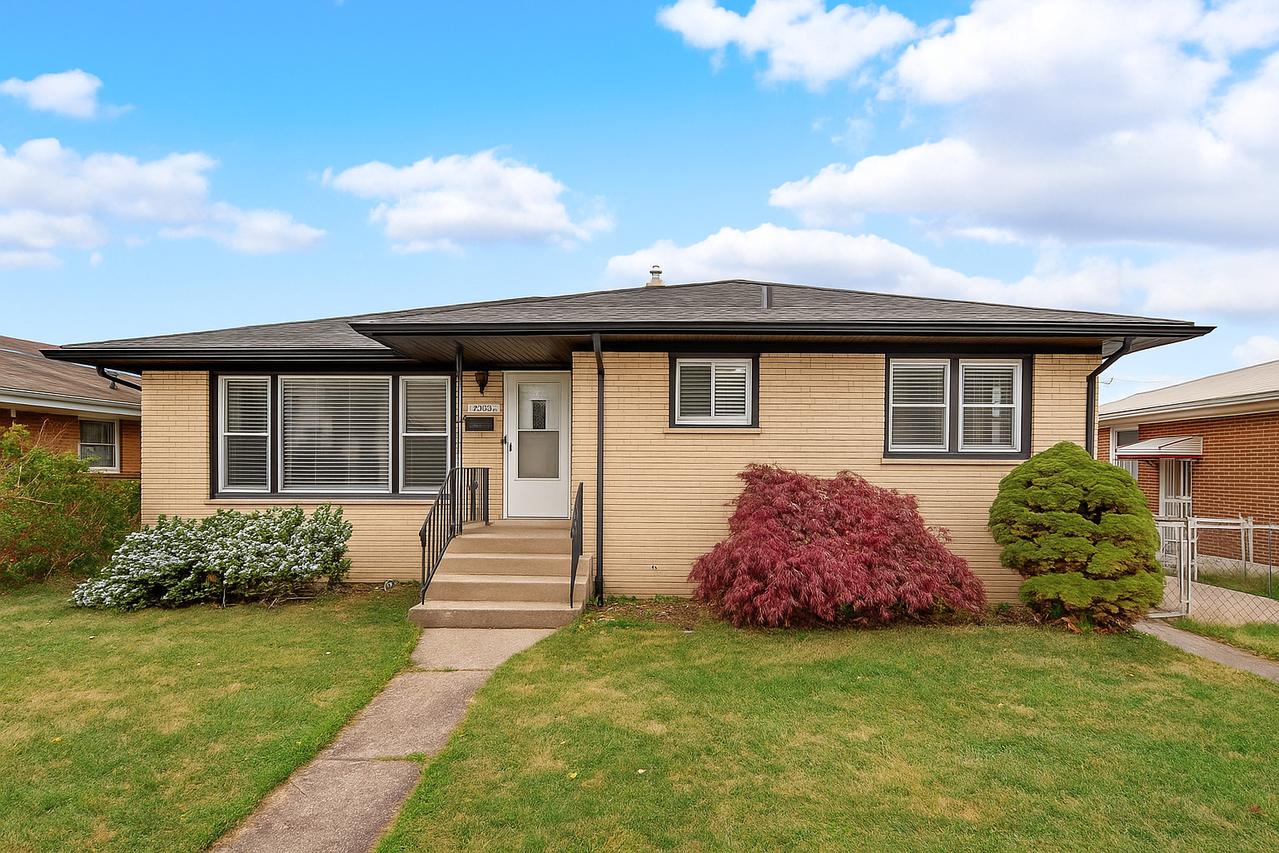 1290 Mackinaw Ave., Calumet City, IL 60409