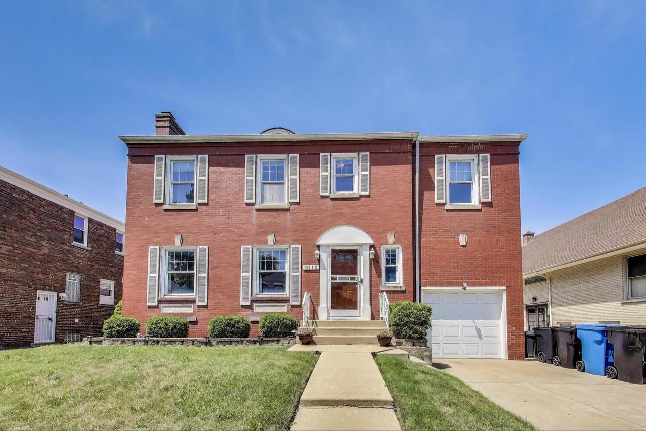 9116 S Claremont St., Chicago, IL 60643