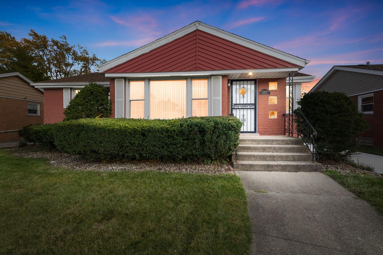 15607 Gouwens Ln., South Holland, IL 60473