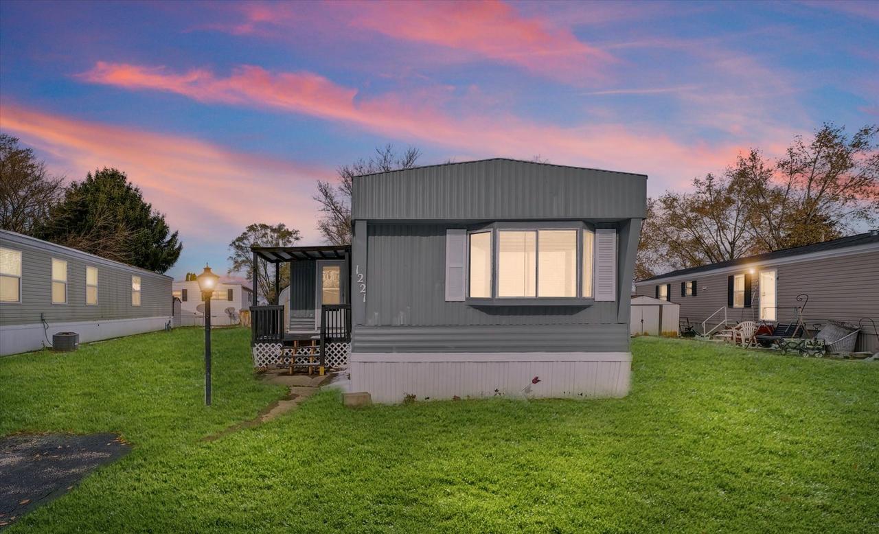 1221 Brookshire Dr., Rantoul, IL 61866