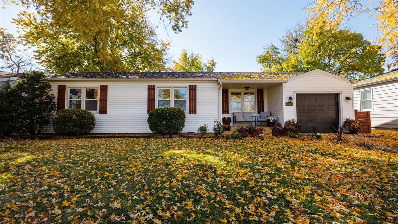 1811 E Lincoln St., Bloomington, IL 61701