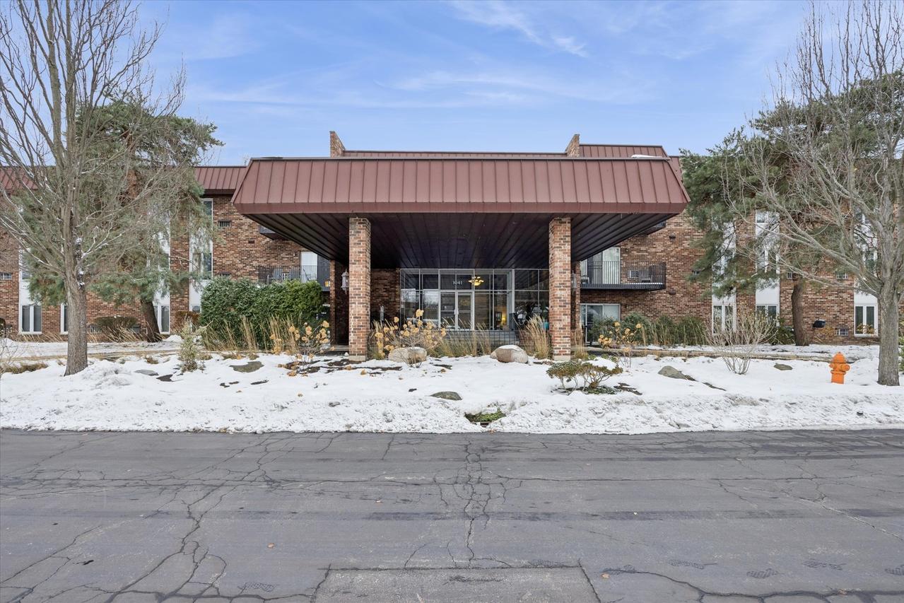 1041 W Ogden Ave. #320, Naperville, IL 60563