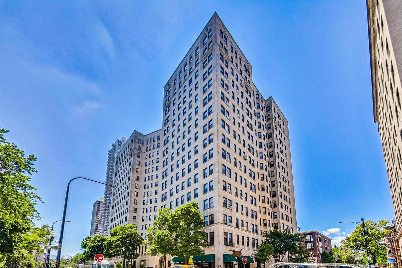 2000 N Lincoln Park West Ave. #1404, Chicago, IL 60614