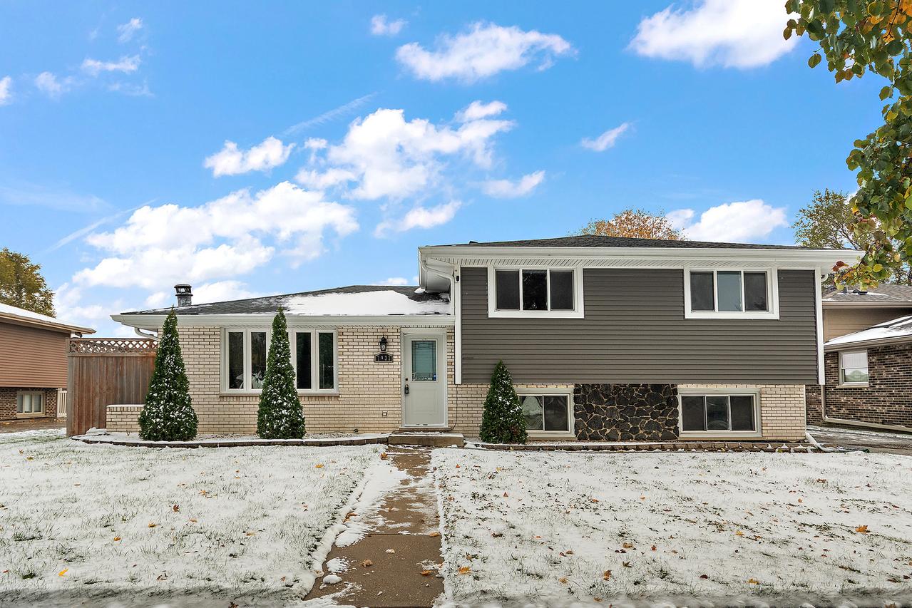 7433 S 88th Ave., Justice, IL 60458