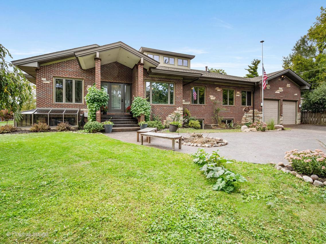 4218 Florence Ave., Downers Grove, IL 60515