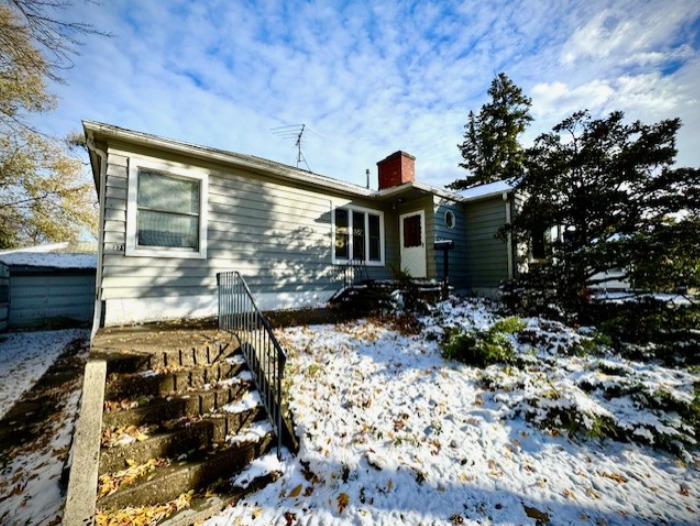 321 Woodbridge St., Des Plaines, IL 60016