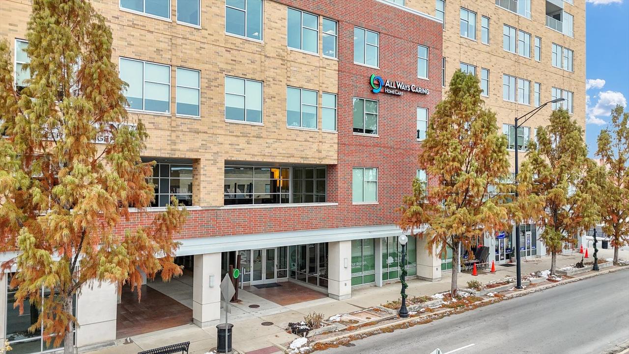 301 N Neil St. #708, Champaign, IL 61820