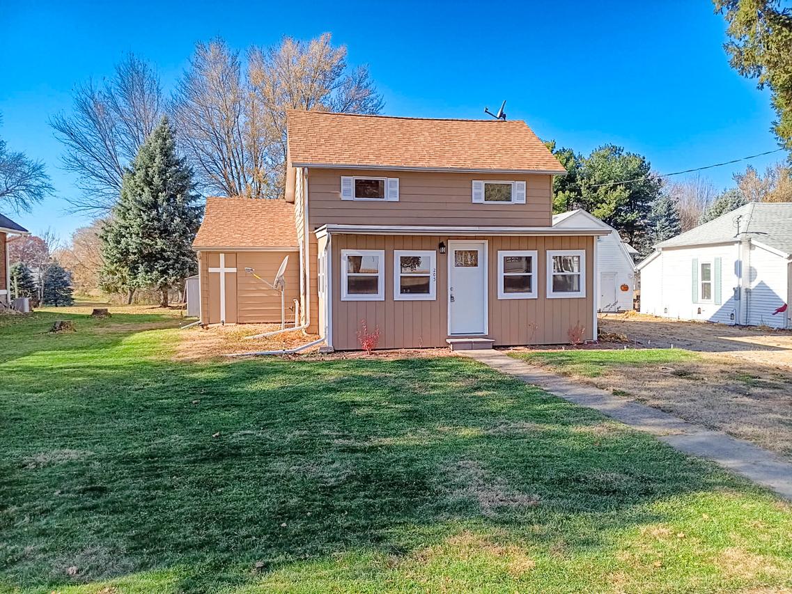 203 N Main St., Coleta, IL 61081