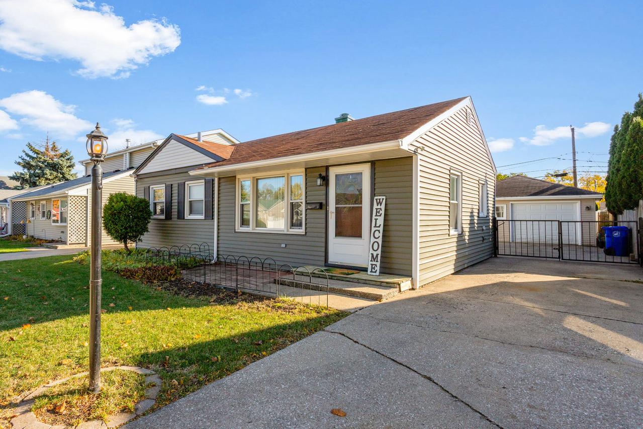 8635 44th Pl., Lyons, IL 60534