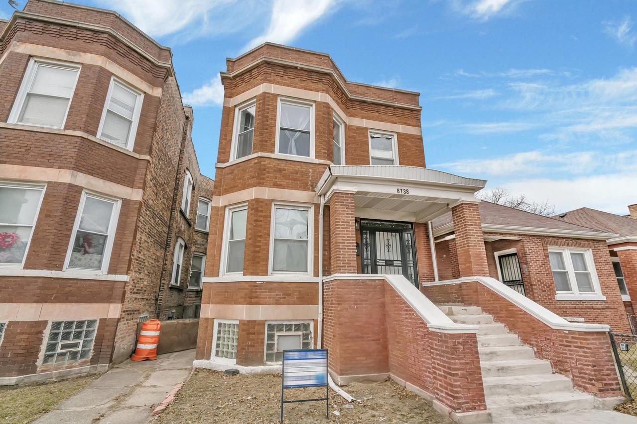 6738 S Saint Lawrence Ave., Chicago, IL 60637