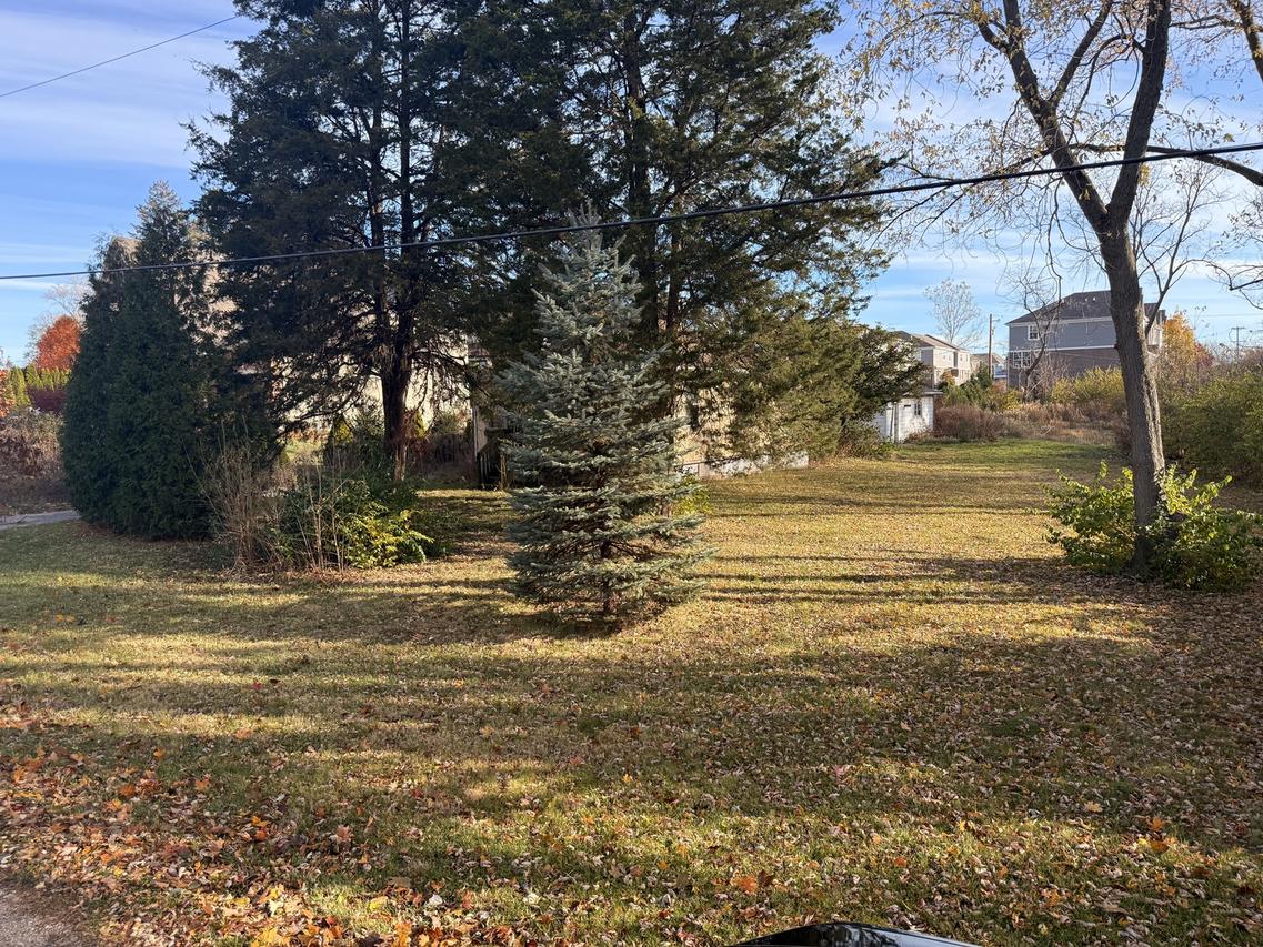 5S365 Vest Ave., Naperville, IL 60563