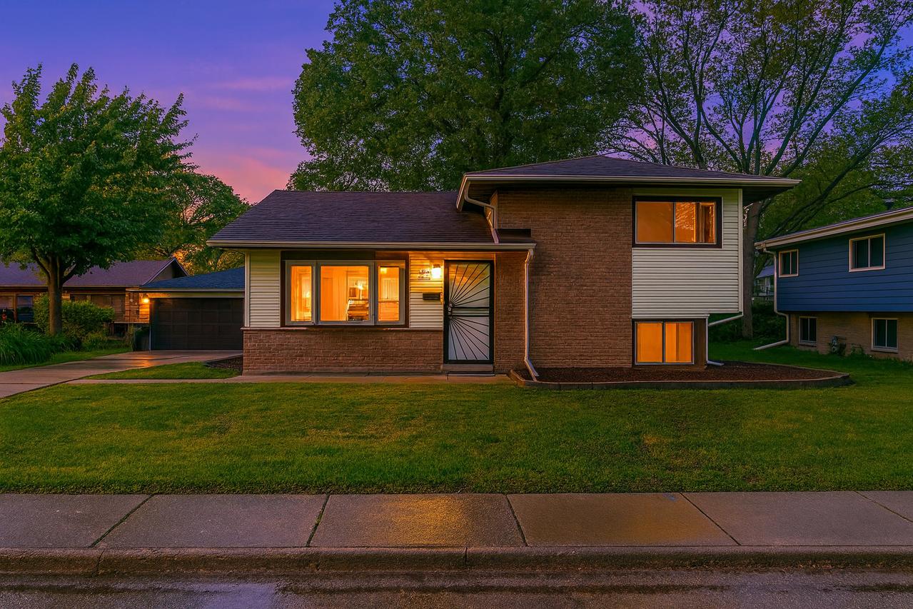 111 Algonquin St., Park Forest, IL 60466