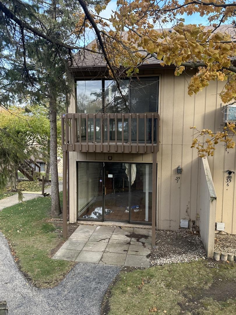 35 Montego Colony #7, Fox Lake, IL 60020