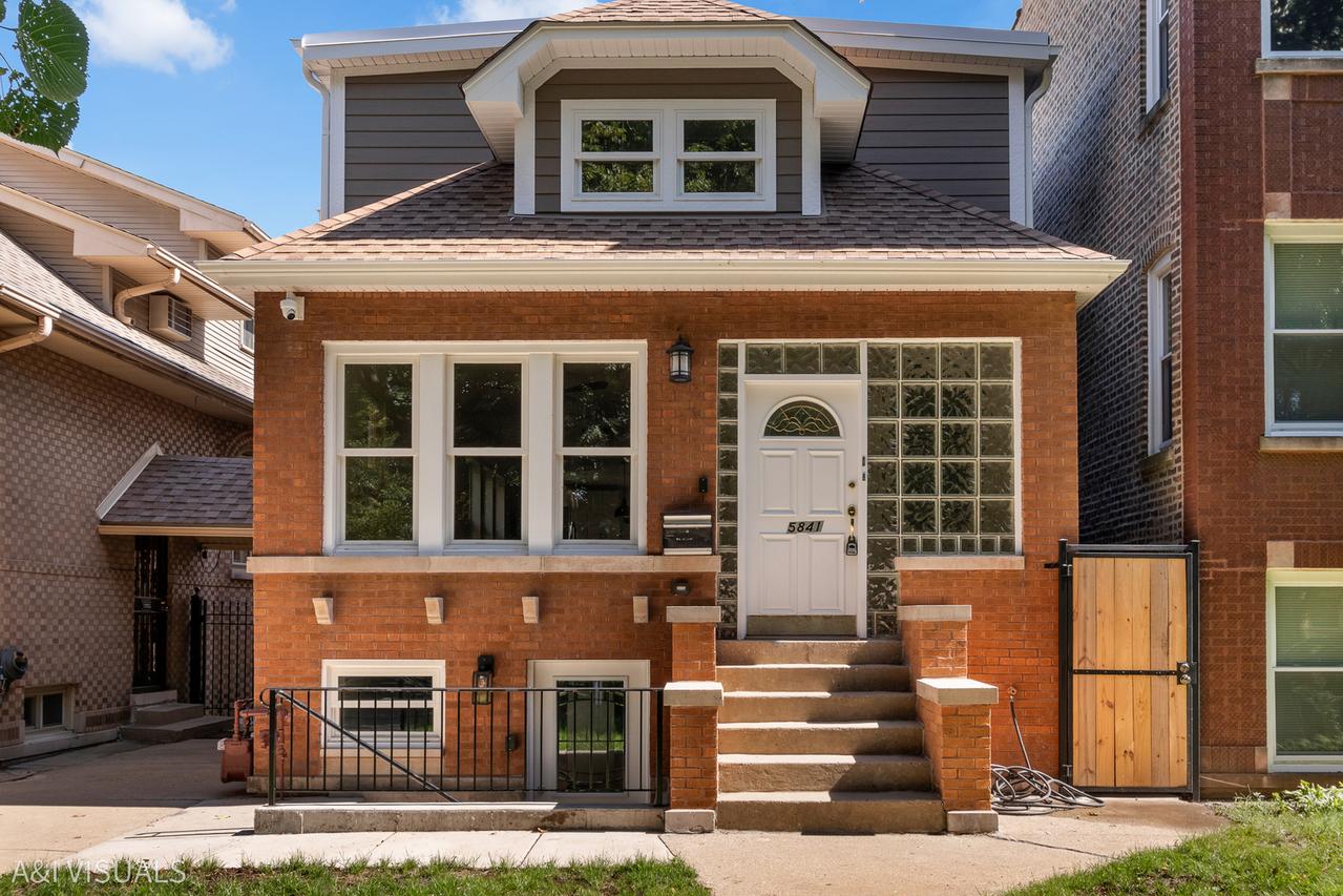 5841 N Medina Ave., Chicago, IL 60646