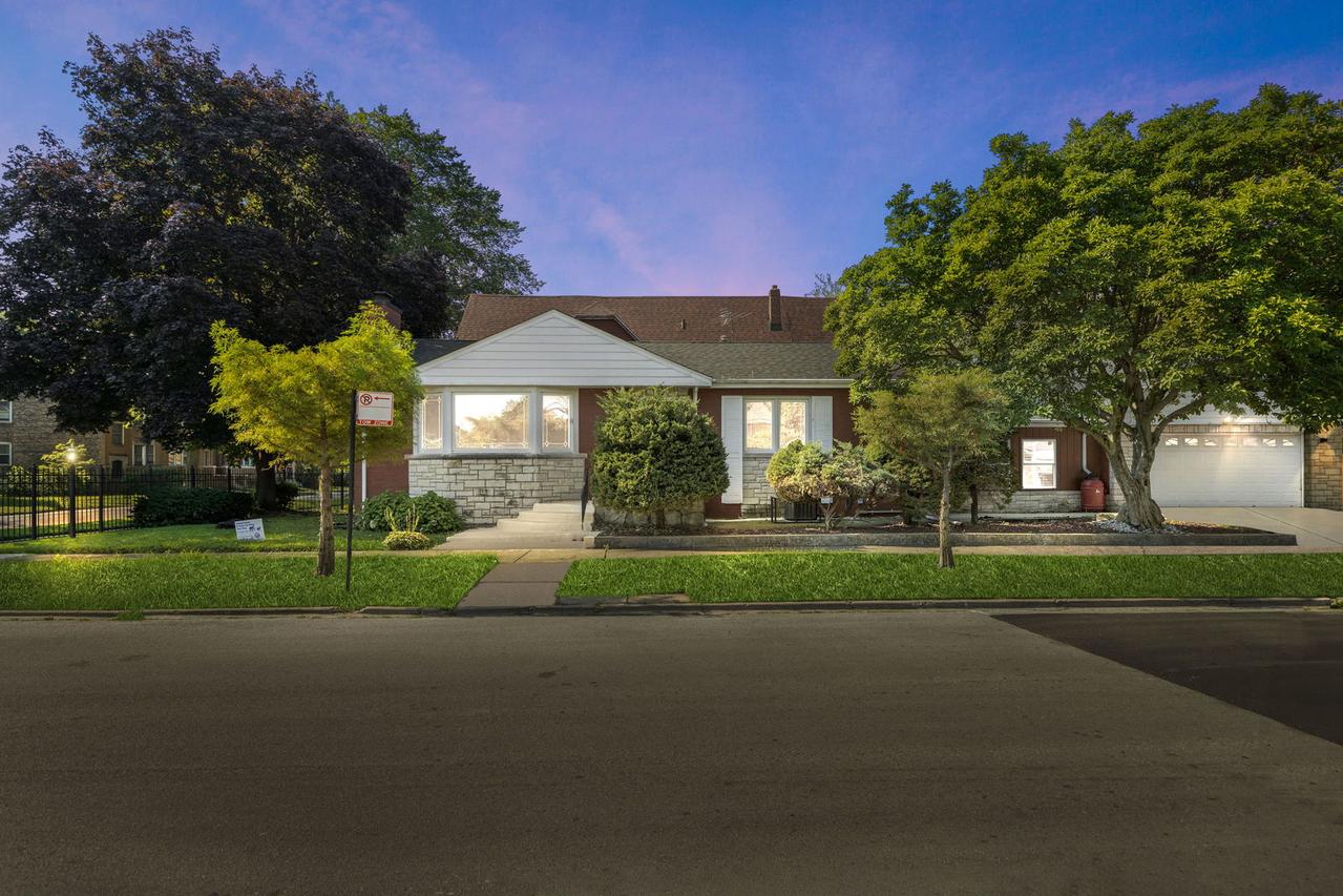 9400 S Calumet Ave., Chicago, IL 60619