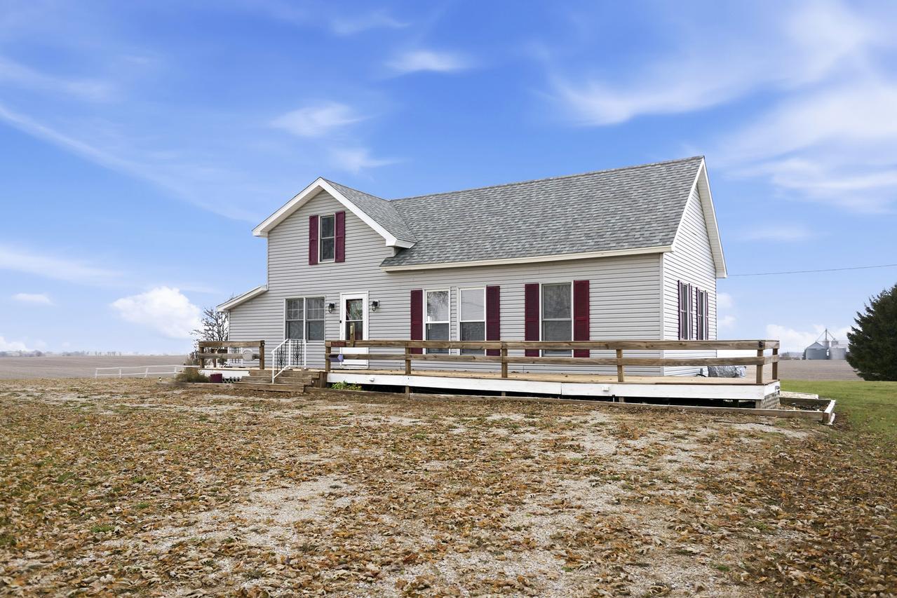 901 Hermann Rd., Lee, IL 60530