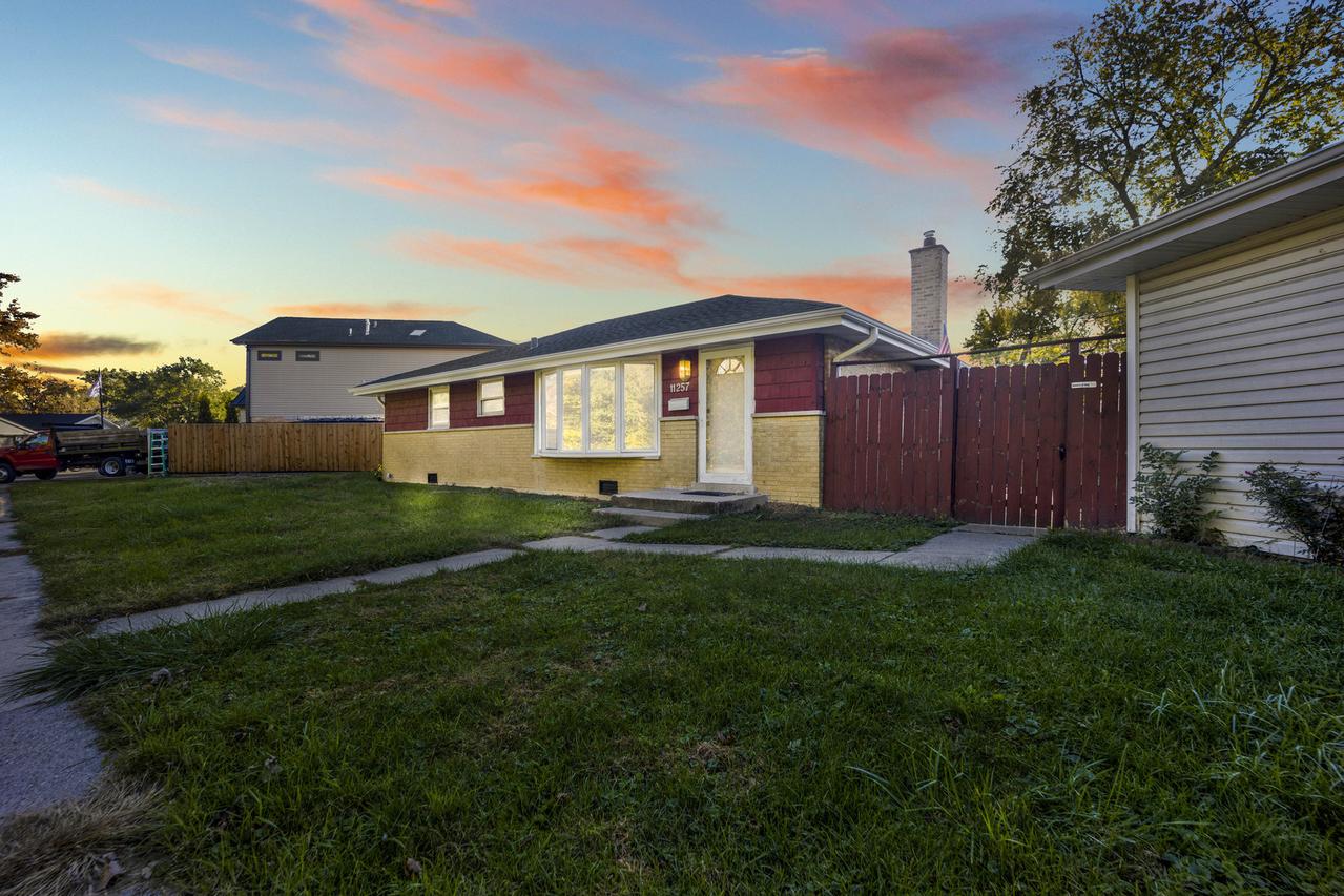 [Address Hidden by Seller], Worth, IL 60482