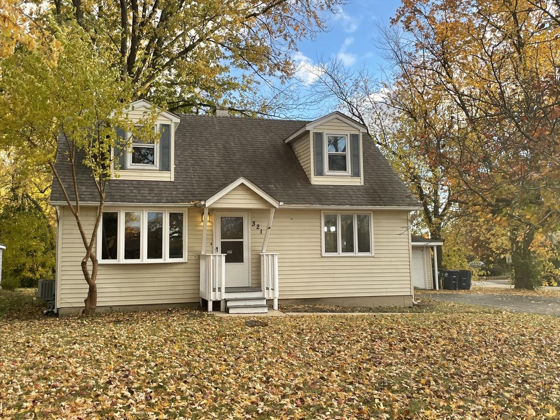 321 Janet Ave., Darien, IL 60561