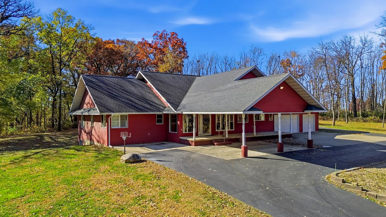 15207 Henry Rd., Morrison, IL 61270